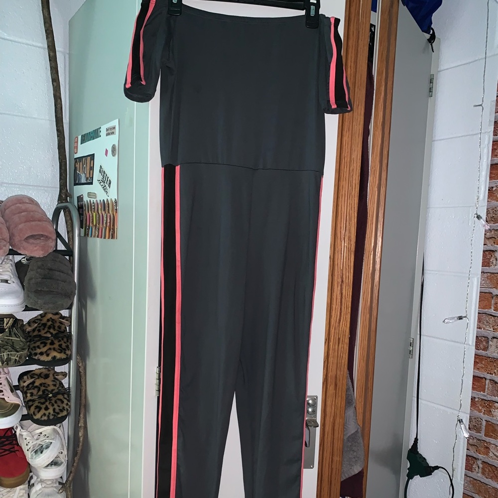 One piece sleveless jumper